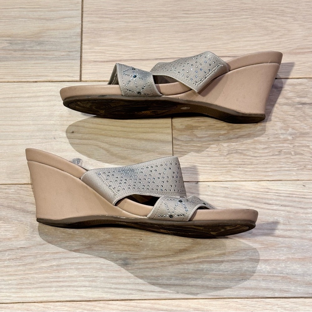 EAST 5th Memory Foam Wedge Sandals - Picture 6 of 9